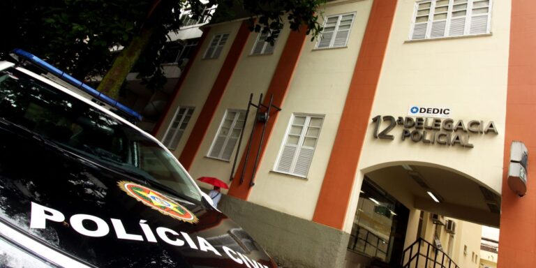 Suspeito de Estupro Coletivo no Rio se Entrega à Polícia Crédito: © Divulgação/Polícia Civil do RJ