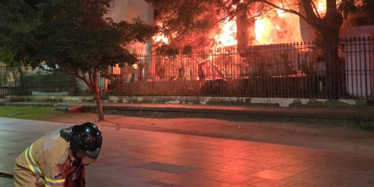 Incêndio em Edifício Histórico do Rio: Restaurante em Chamas Crédito: © Corpo de Bombeiros RJ